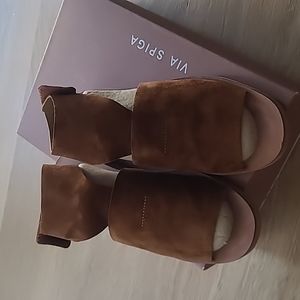 Via Spiga saddle suede sandlas